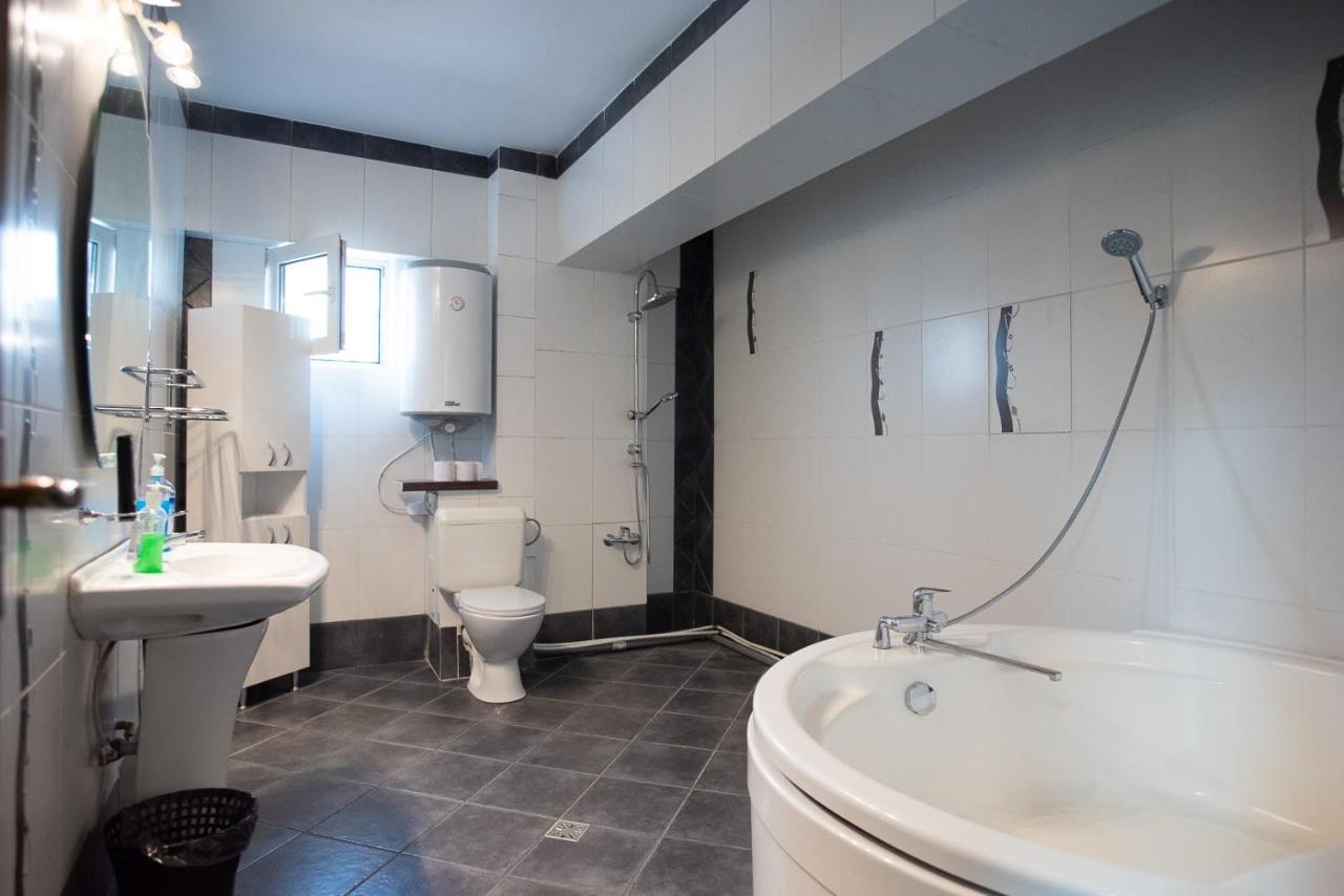 5 Bedrooms Luxury Apartment Villa Bucarest Esterno foto